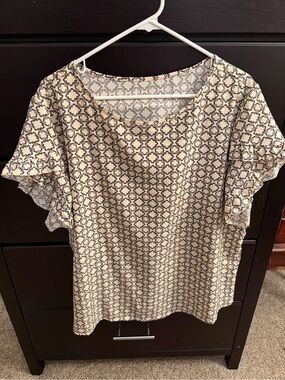 Women's Cream Printed Ruffle Sleeve Top